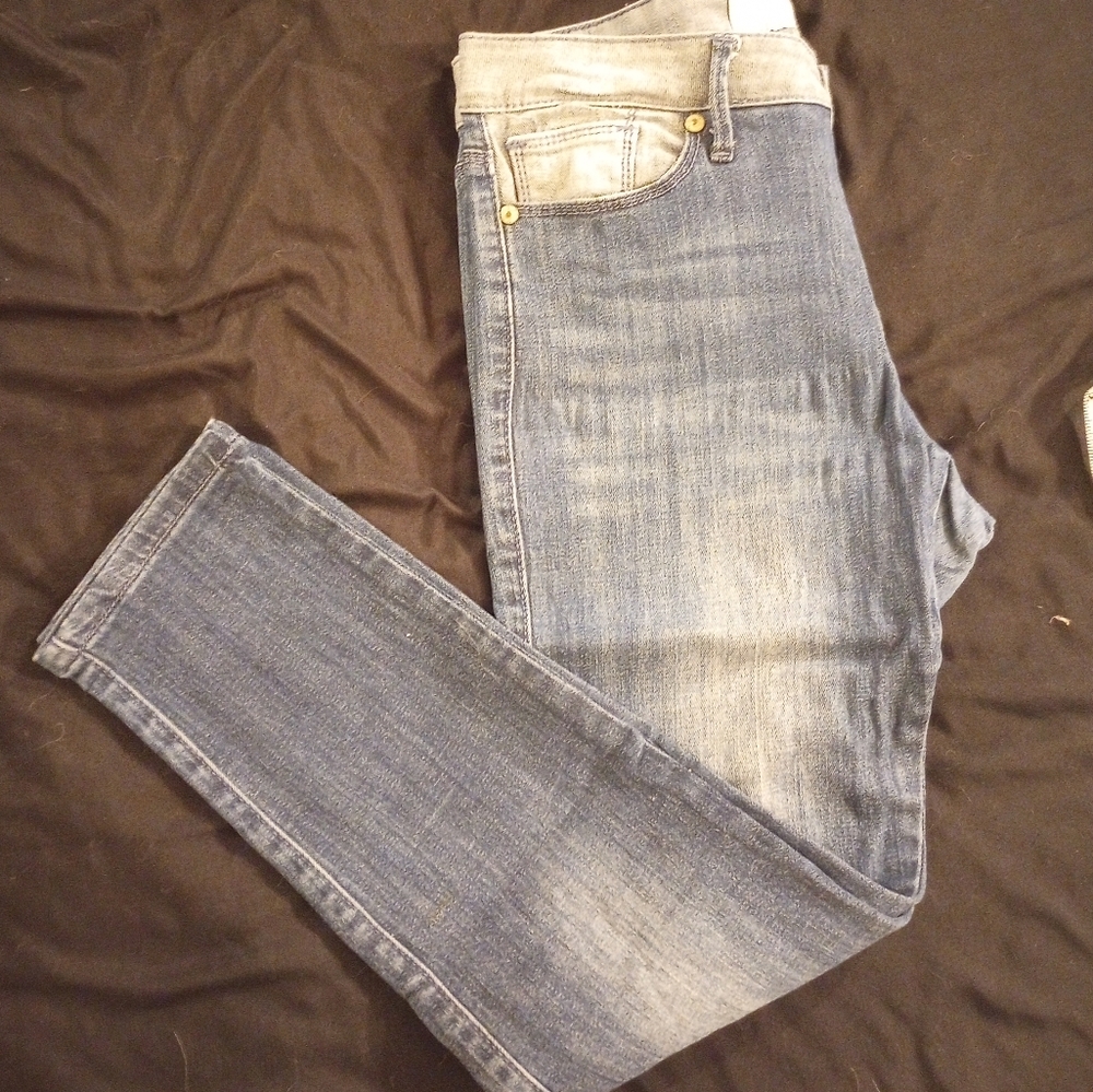 GUESS Fashion Denim Capris